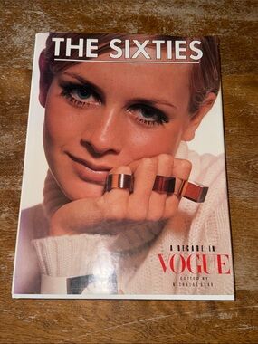 The Sixties: A Decade in Vogue - Book
